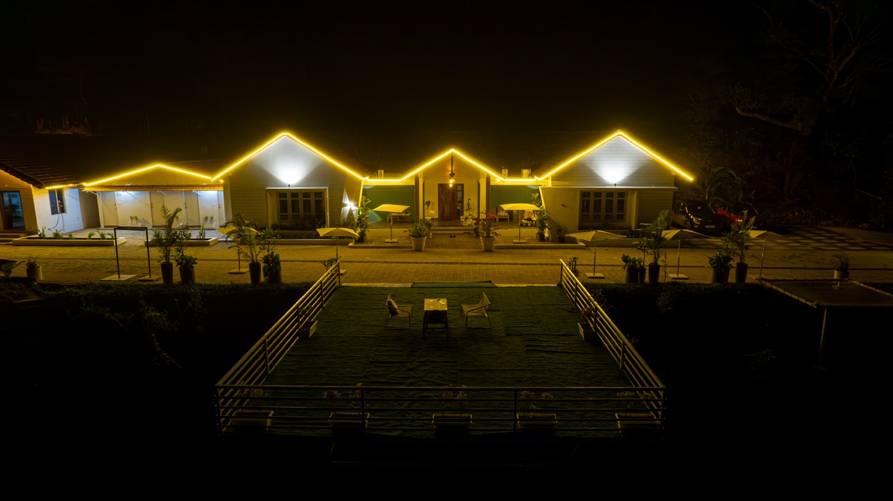 Yellow Moon 19