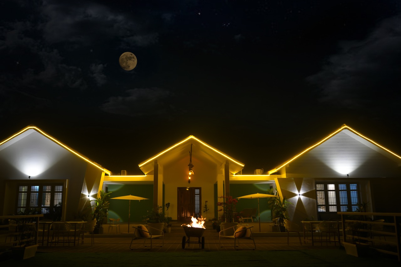 Yellow Moon 1